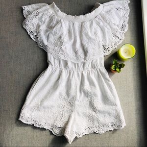 A&F Classic Off tee Shoulder Lace Romper